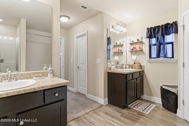 Move-in ready home in the heart of Ocean Springs! This 3-bedroom - photo 17