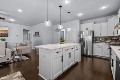 Back on the market with fresh updates! Freshly painted - photo 19