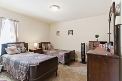Move-in ready home in the heart of Ocean Springs! This 3-bedroom - photo 19
