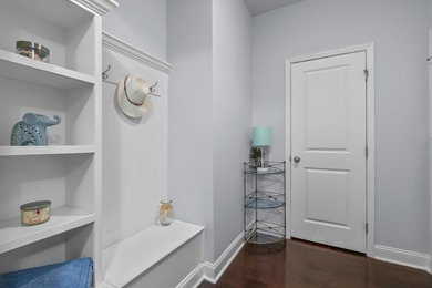 Back on the market with fresh updates! Freshly painted - photo 22