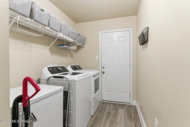Move-in ready home in the heart of Ocean Springs! This 3-bedroom - photo 22