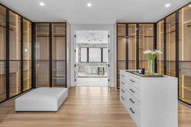 Completed in 2026, this Luxurious Deepwater Estate showcases 84' - photo 27