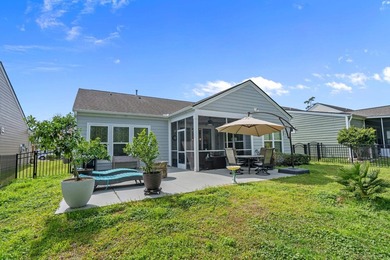 Back on the market with fresh updates! Freshly painted - photo 28
