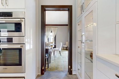 A taste of Palm Beach and old elegance in this massive river - photo 37