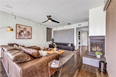 Panoramic views, a private rooftop and terrace, a rare private - photo 41
