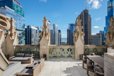 A rare turnkey 3 bedroom + den residence with one of the most - photo 3