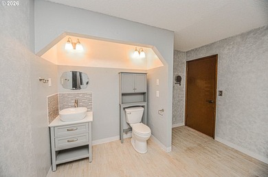 Everything your looking for is here! Private setting with - photo 14