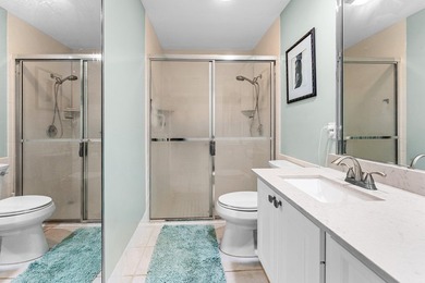 Immaculate two-bedroom, two-bath updated villa with a two-car - photo 18