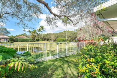 Immaculate two-bedroom, two-bath updated villa with a two-car - photo 23