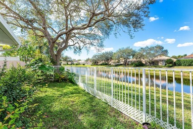 Immaculate two-bedroom, two-bath updated villa with a two-car - photo 24