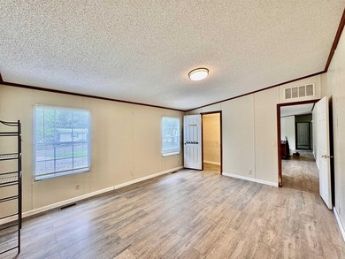 Well-manicured with room to grow! This beautiful home has 4 - photo 32
