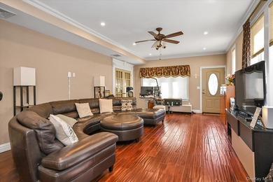 Detached double brick, large two family in prime North Flushing - photo 2