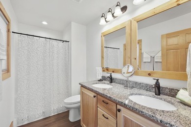 Move-In Ready Lake Home on Island Lake! Still feels new! - photo 19