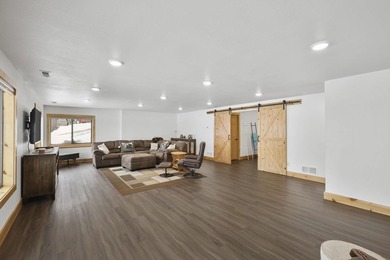 Move-In Ready Lake Home on Island Lake! Still feels new! - photo 24
