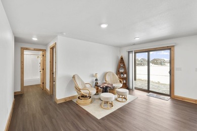 Move-In Ready Lake Home on Island Lake! Still feels new! - photo 27