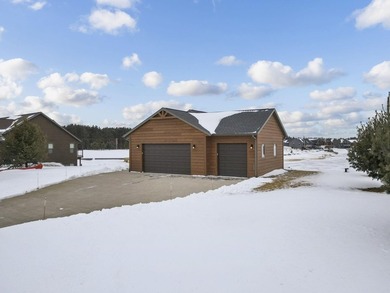 Move-In Ready Lake Home on Island Lake! Still feels new! - photo 38