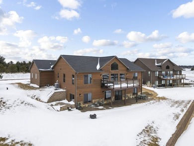 Move-In Ready Lake Home on Island Lake! Still feels new! - photo 42
