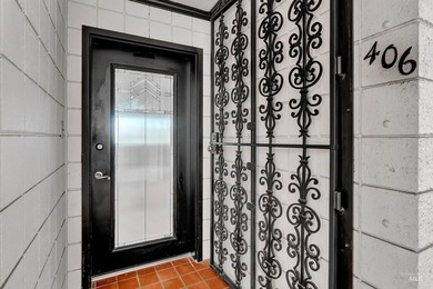 Welcome to the Penthouse at Rim Crest Condominiums, an iconic - photo 6