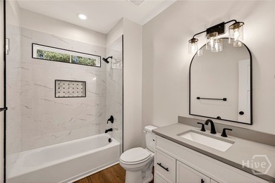 Beautiful new construction offering 3 bedrooms and 2 full - photo 31