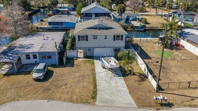 Weeki Wachee Gardens Area Home For Sale in Weeki Wachee Florida