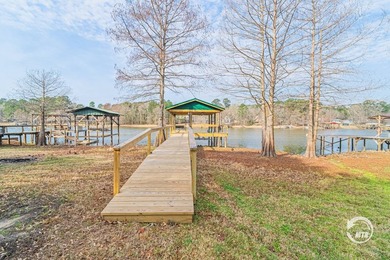Escape to your own slice of waterfront paradise on Toledo Bend! - photo 5