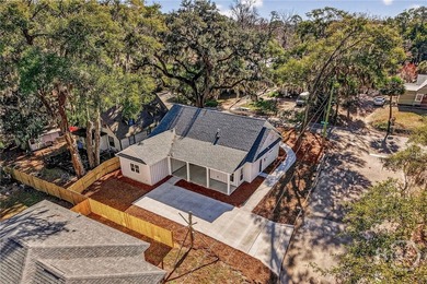 Beautiful new construction offering 3 bedrooms and 2 full - photo 43