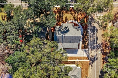 Beautiful new construction offering 3 bedrooms and 2 full - photo 44