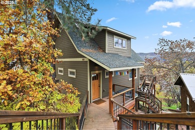 Columbia River Home For Sale in Lyle Washington