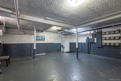 This exceptional apartment building offers an unparalleled - photo 19