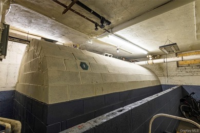 This exceptional apartment building offers an unparalleled - photo 20