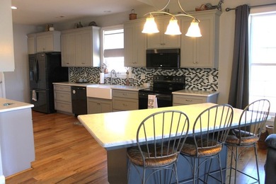 Welcome to this beautiful well-appointed lakefront home in the - photo 23