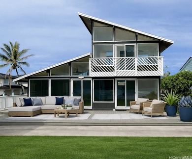 Live your Hawaii dream in this gated oceanfront compound - photo 11
