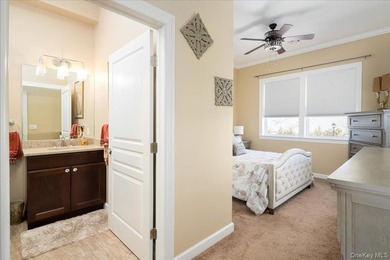 Luxurious Resort Style Living At The Seasons Elwood! Upscale 55+ - photo 13