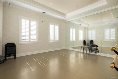 Luxurious Resort Style Living At The Seasons Elwood! Upscale 55+ - photo 33