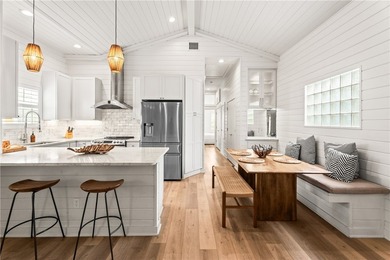 Welcome to Clamshell Cottage, a beautifully designed and fully - photo 8