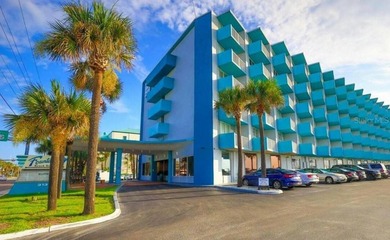 MOTIVATED SELLER - Located in the highly desirable Fountains - photo 1