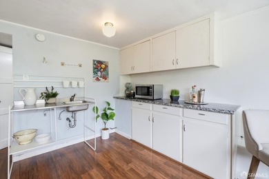 This is an excellent opportunity to live in a charming home - photo 39