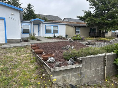 1400 SQ FT Manufactured home. 3 bedrooms, 2 bath, with vaulted - photo 2
