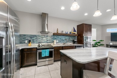 This is TURN KEY Florida living at it's finest in this end unit - photo 4