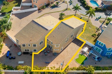 This is TURN KEY Florida living at it's finest in this end unit - photo 8