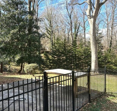 Don't miss this beautiful 3BR 2 BATH 1800+ sq ft home situated - photo 32