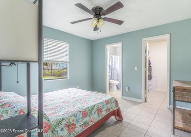 Welcome to this beautifully maintained 3-bedroom, 2 bathroom - photo 9