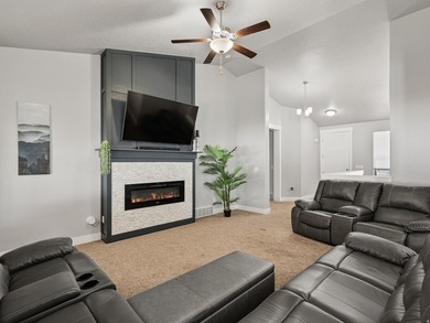 Beautiful home in a highly desirable, newer Spanish Fork - photo 5