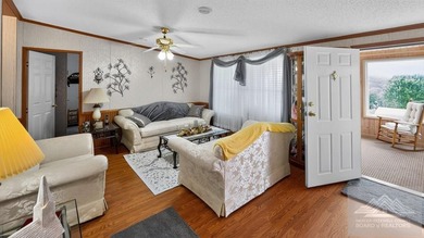 Immaculate Oakwood manufactured home on a permanent foundation - photo 16