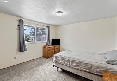 Bright, clean, and move-in ready, this desirable end-unit condo - photo 16