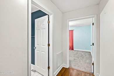 Spacious custom home in the desirable Seabrook Point community - photo 20