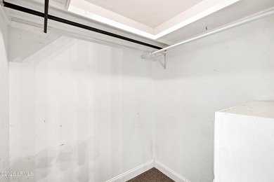 Spacious custom home in the desirable Seabrook Point community - photo 24