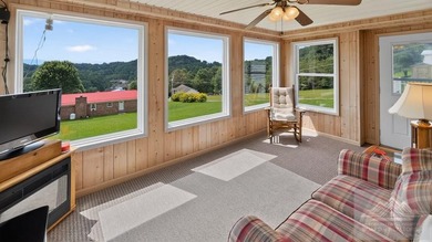 Immaculate Oakwood manufactured home on a permanent foundation - photo 25