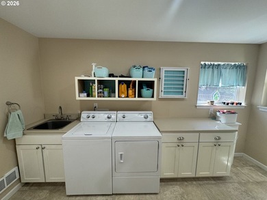 Beautiful custom Craftsman home offering 2,835 sq ft of - photo 30
