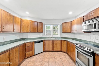 Spacious custom home in the desirable Seabrook Point community - photo 33